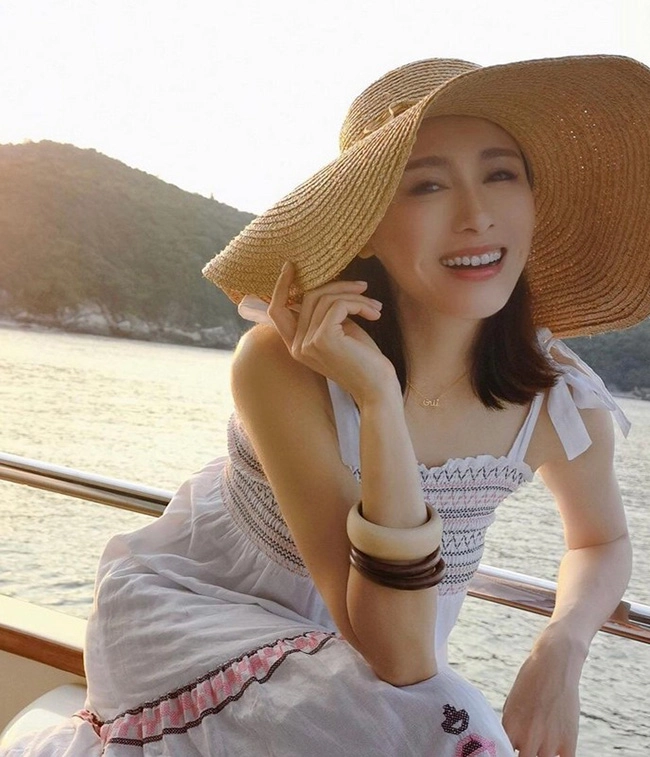 Sinh con cho đại gia khuyết tật hơn 15 tuổi triệu mẫn đẹp nhất màn ảnh u50 sống sung sướng - 1