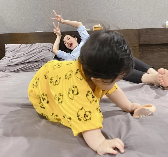 Sinh con cho thiếu gia tập đoàn nhựa yêu chồng con bất chấp đông nhi bị chồng nói làm nền - 4