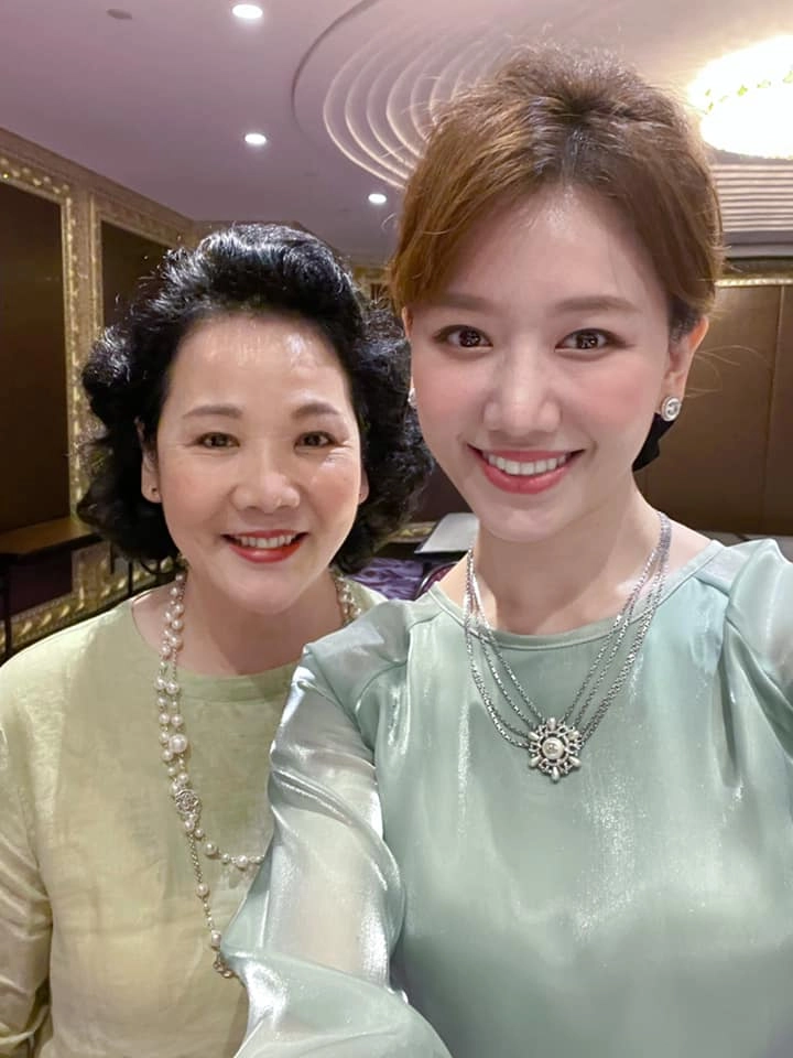 Sở hữu nhan sắc cực phẩm mẹ vợ trấn thành lấn át hào quang con gái ở tuổi xế chiều - 1