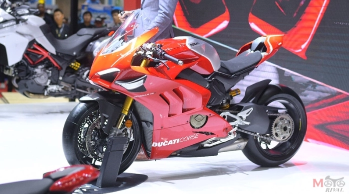 So sánh honda cbr1000rr-r sp vs ducati panigale v4 r - 2 kẻ rối loạn ngai vàng wsbk - 11