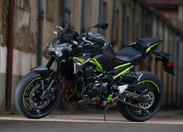 So sánh yamaha mt-09 vs kawasaki z900 2020 - 9