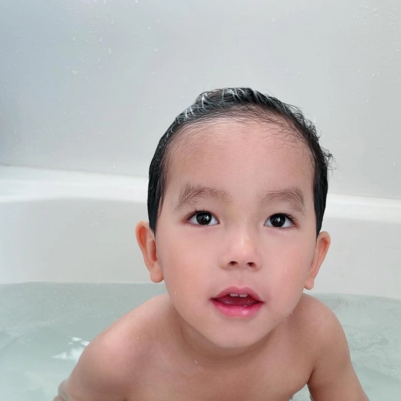 soái ca 3 tuổi nhà phạm hương được chơi môn thể thao quý tộc chân dài chuẩn gen mẹ - 7