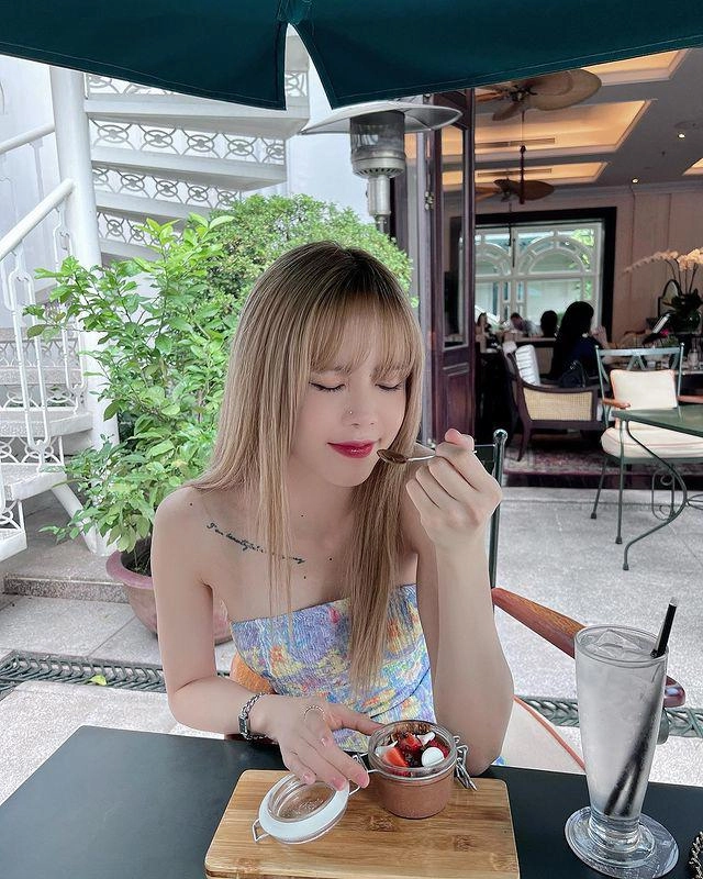 Sơn tùng cởi trần khoe da xịn như gương soi ngó sang thiều bảo trâm càng ngạc nhiên - 4