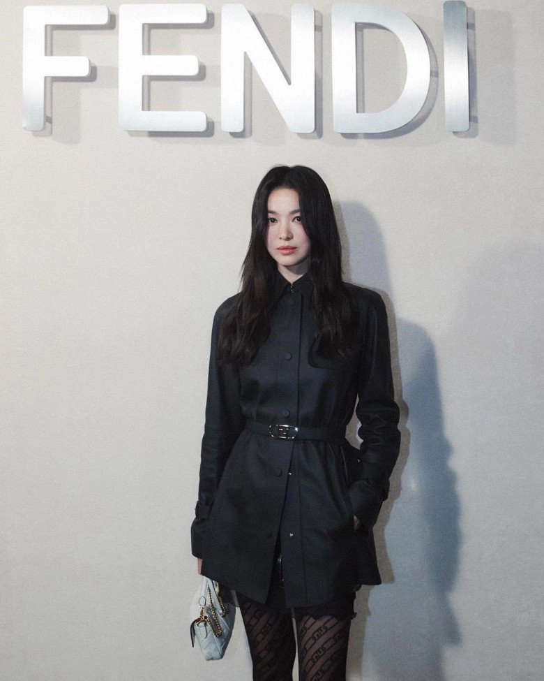 Song hye kyo diện đồ công sở tông đen đi dự show ở mỹ không lộ tí da thịt mà vẫn gợi cảm ngút ngàn - 3