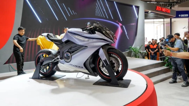 Sportbike jedi k750 lộ diện trước khi được bán vào cuối năm nay - 6