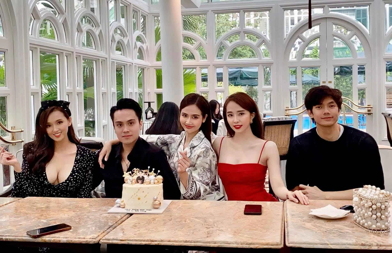 Sự xinh đẹp của quỳnh nga và huyền lizzie cũng lu mờ trước lã thanh huyền - 1