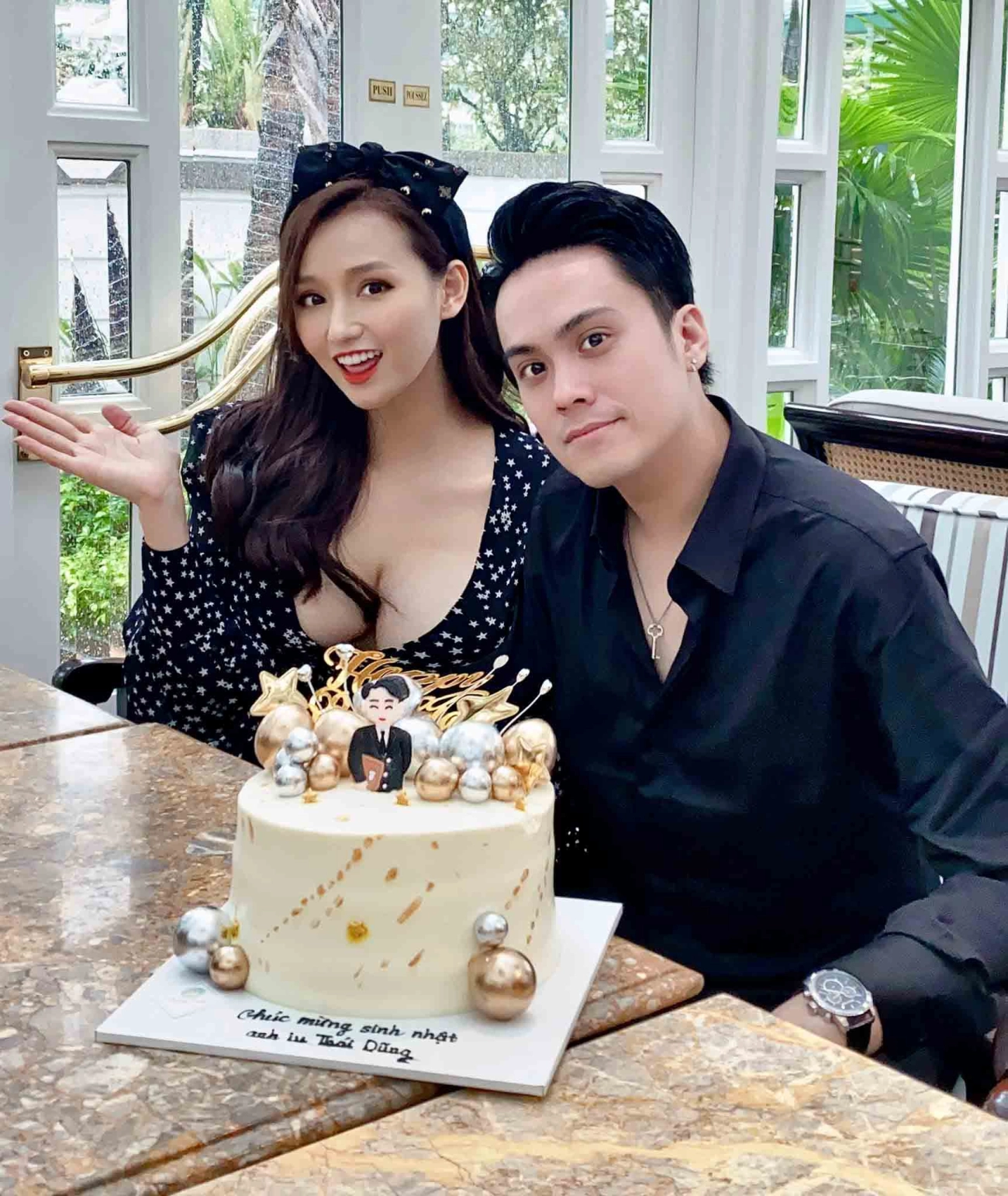 Sự xinh đẹp của quỳnh nga và huyền lizzie cũng lu mờ trước lã thanh huyền - 4