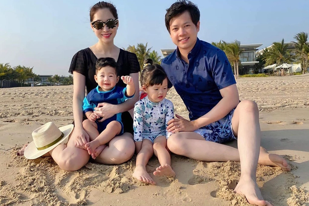 Sướng như đặng thu thảo 4 năm chăm 2 con xinh nấu ăn cắt tóc cho chồng doanh nhân bđs - 8