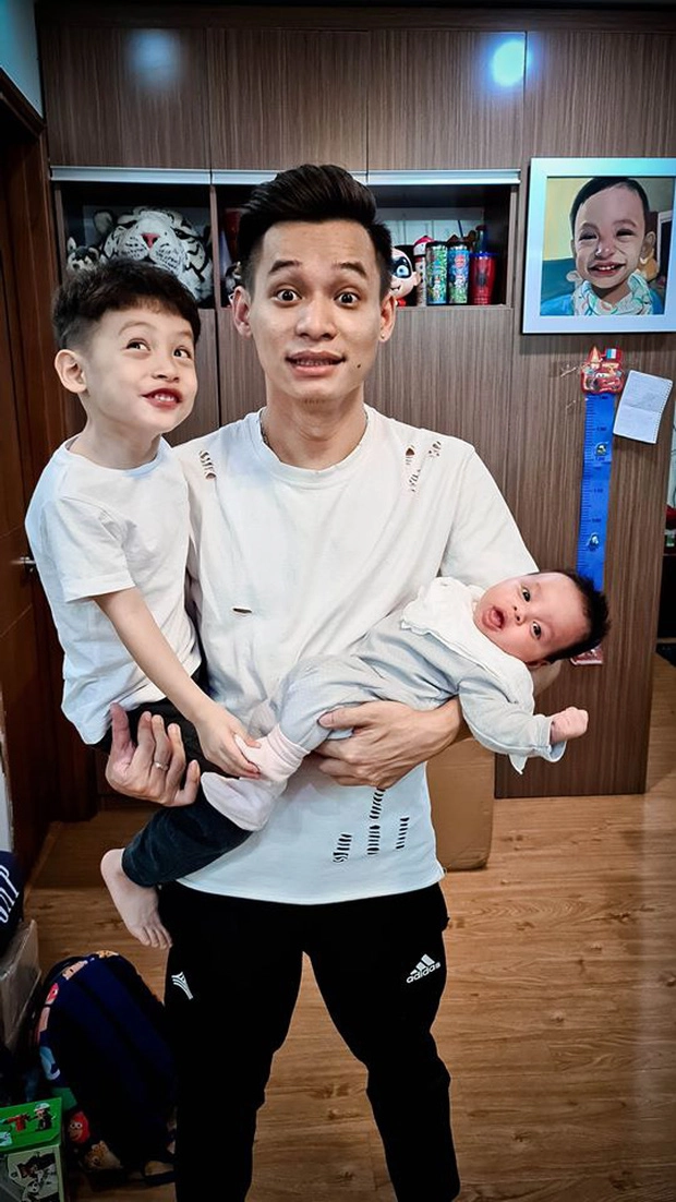 Suốt ngày loanh quanh ở nhà streamer việt giàu có bị con trai nói câu chí mạng làm gì có tiền - 5