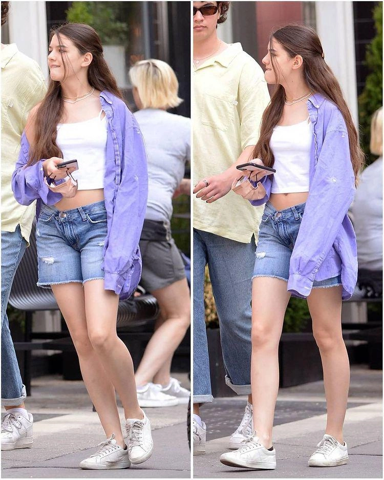 Suri cruise 15 tuổi cao 1m7 chăm mặc đồ gợi cảm khoe eo thon chân dài giống mẹ - 2