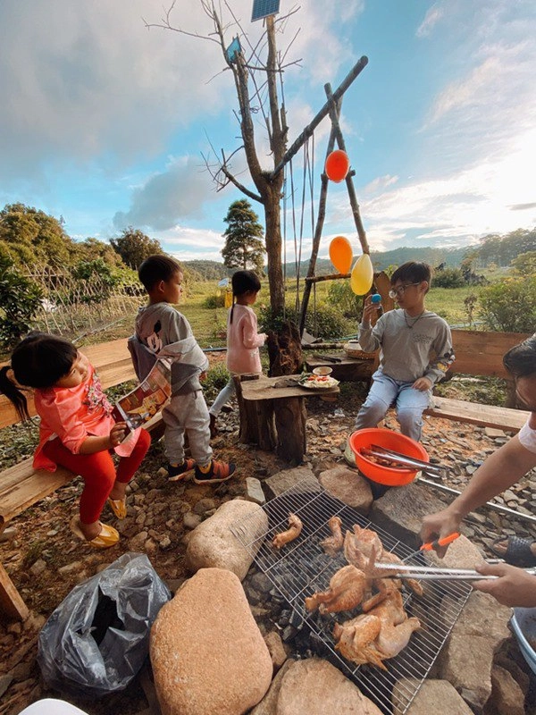 Tạm rời sài gòn lên đà lạt mua nhà lý hải minh hà có lý do giống phan như thảo - 14