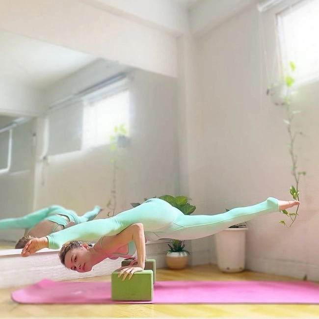 Tập cùng sao chị em học mỹ nhân vbiz luyện cơ để tự tin chụp cam thường khoe dáng - 5