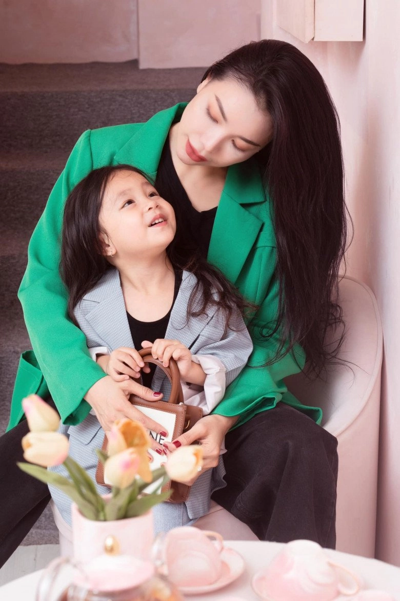 Tay trắng làm mẹ đơn thân hoa khôi cà mau vòng ba 1m giờ có con gái xinh bỏ 15 tỷ mua đất 66000m2 - 13