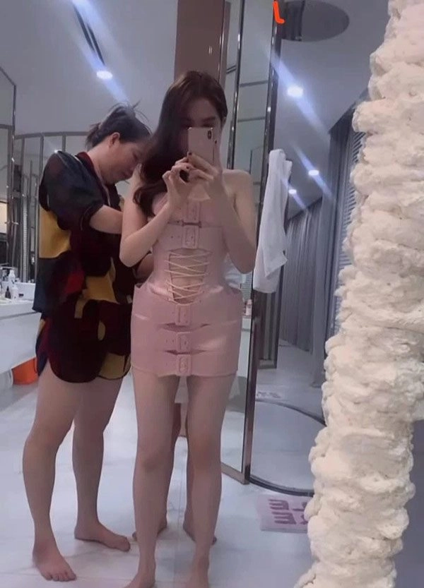 Tết đến nơi ngọc trinh bị réo gọi vì mặc đạo nhái diễn viên vào vai vũ nữ thoát y - 6