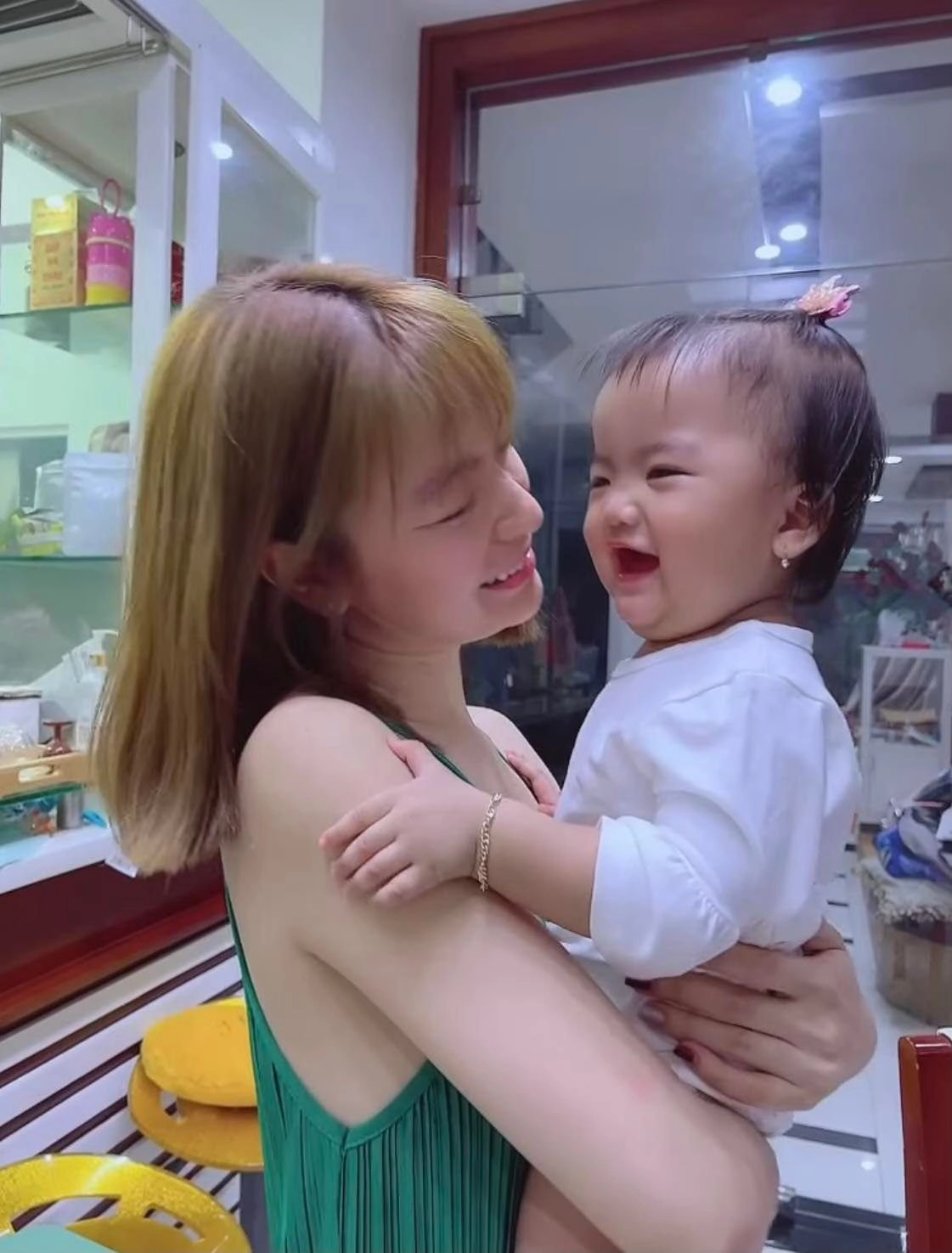 Tết gần kề vợ mạc văn khoa khoe dáng nuột nà dụ chồng có thêm con - 7