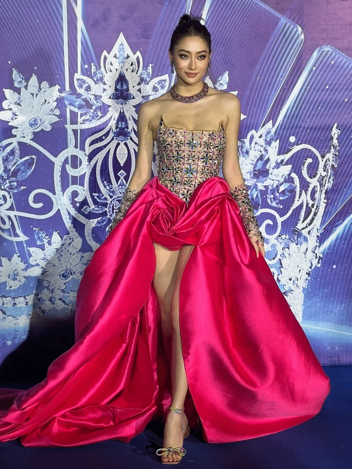 Thảm đỏ miss world vietnam 2022 thuỳ tiên đội vương miện 12 tỷ song hye kyo bản việt đẹp nín thở - 2