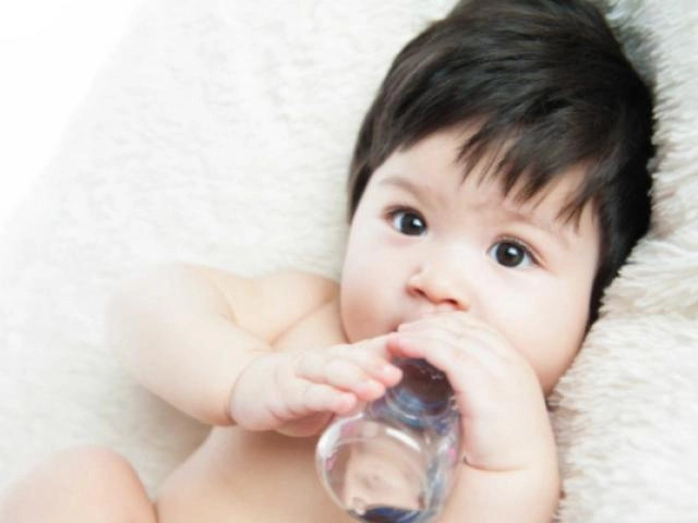 Thay tã cho con sơ sinh mẹ hoảng hồn khi phát hiện bên trong có máu vội vàng nhập viện - 8