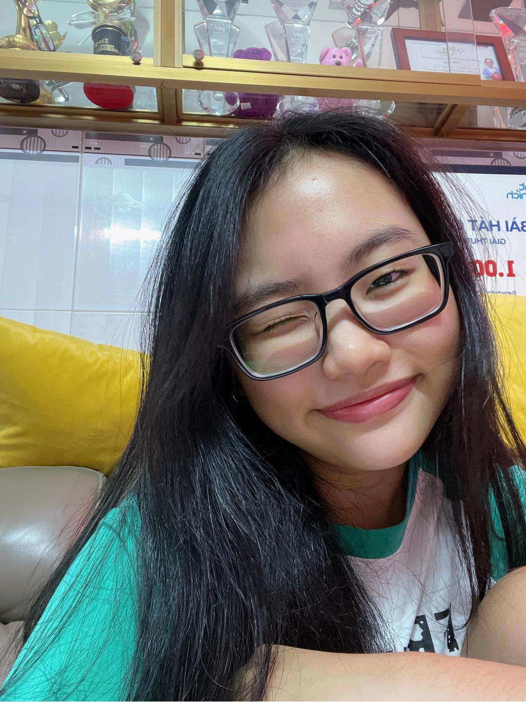 Thi cử căng thẳng phương mỹ chi chụp cận cảnh làn da toang mạnh ai nấy đều thương - 4
