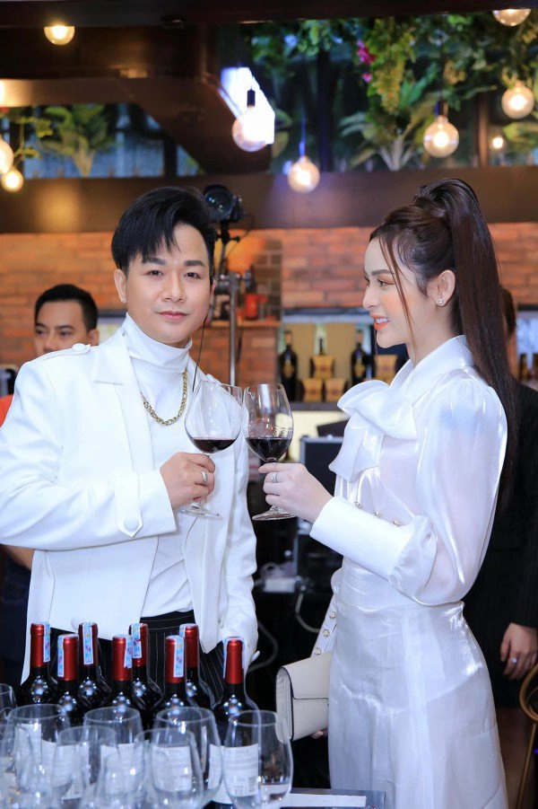 Thí sinh hoa hậu chuyển giới đẹp như ngọc nữ bật mí hành trình gian nan đến với cuộc thi - 12