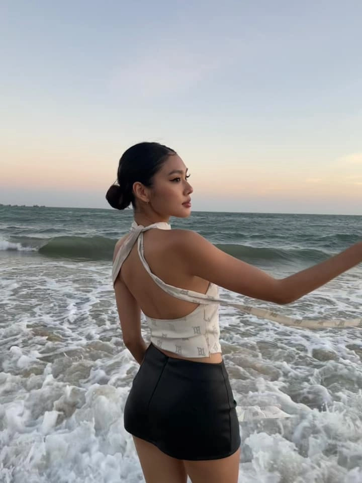 Thí sinh sexy nhất hhhv việt nam qua tết đã vội vã ăn kiêng khắt khe xem body mới choáng - 1