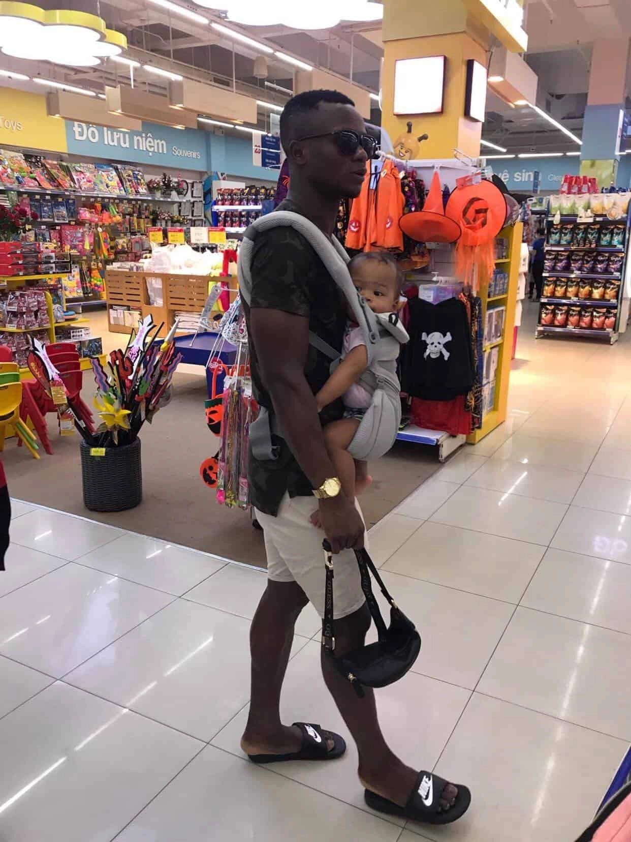 Thiếu nữ việt 20 tuổi hoang mang có con với chàng châu phi đẻ xong hạnh phúc vì chọn đúng - 10