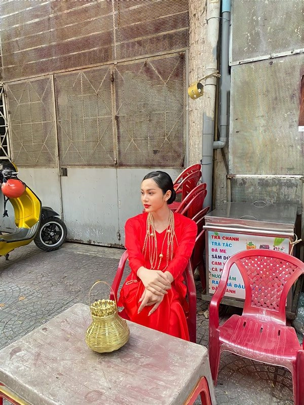 Thời trang chuẩn gái quê của á hậu chuyển giới đẹp nhất miền tây - 10