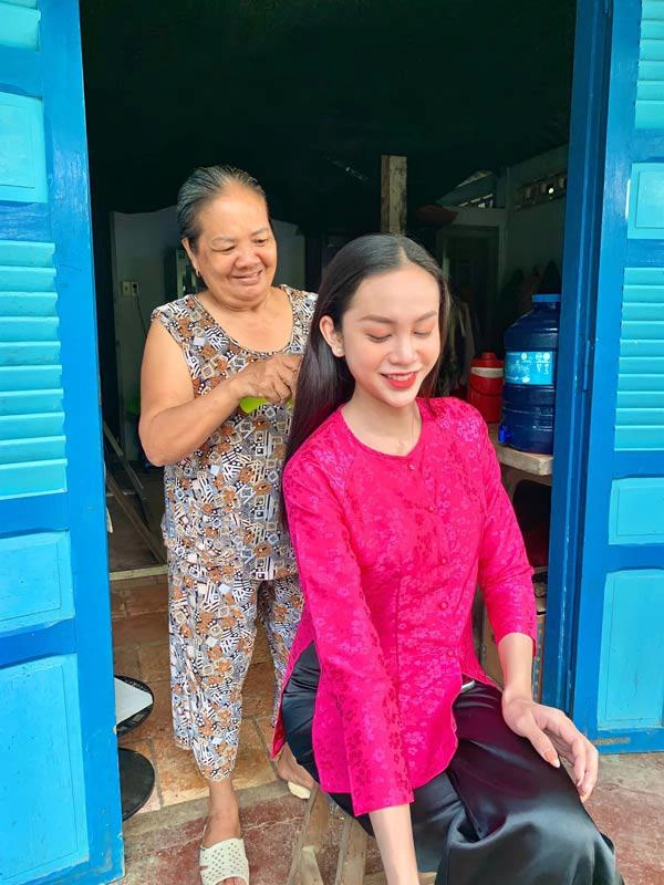Thời trang chuẩn gái quê của á hậu chuyển giới đẹp nhất miền tây - 13