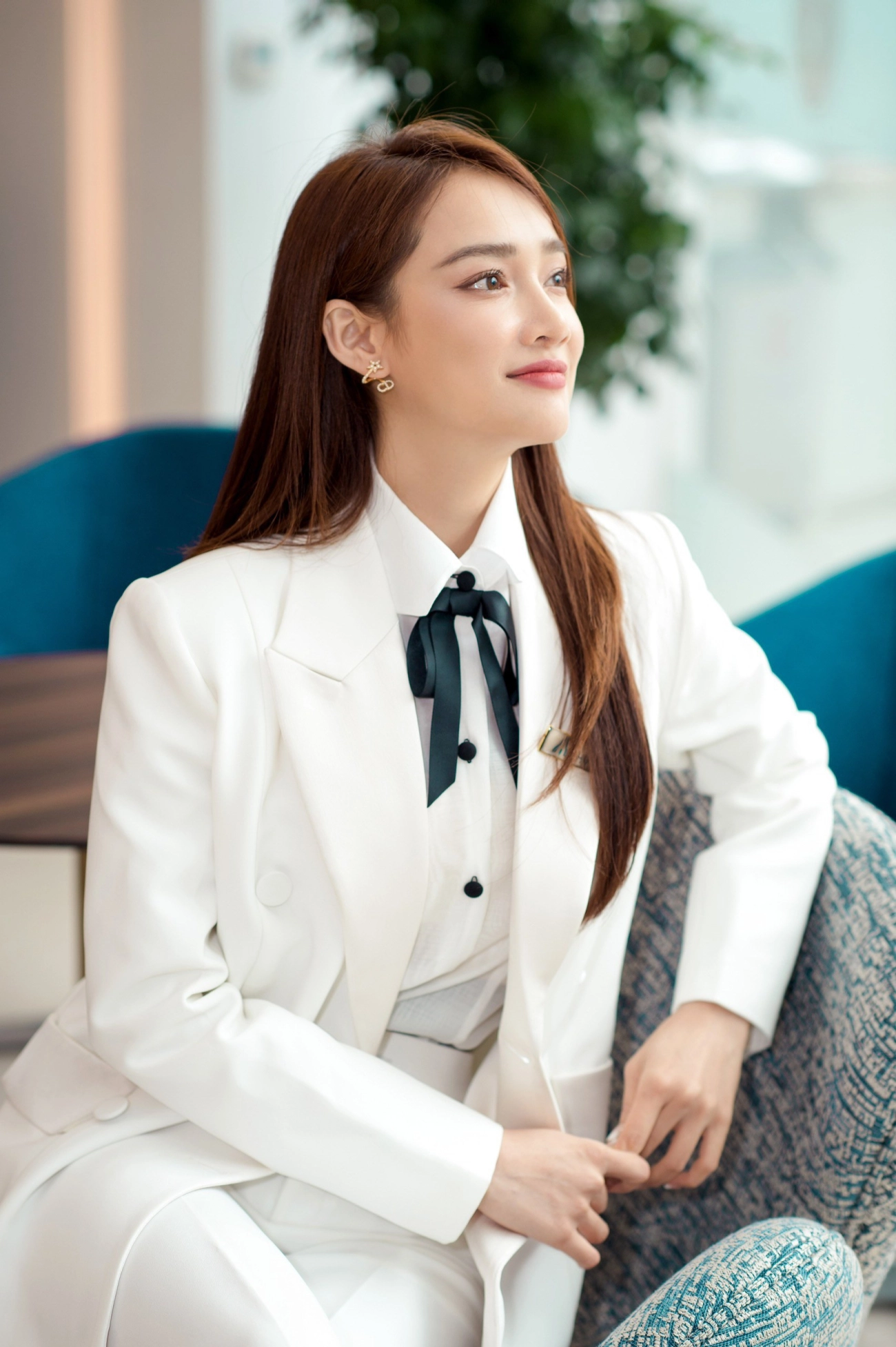 Thời trang công sở lên ngôi đỗ thị hà nhỏ tuổi nhất vẫn chẳng ngán mai phương thuý xuân lan - 8