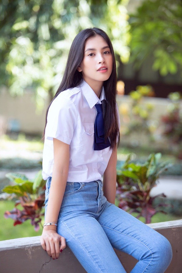 Thời trang đi thi học kỳ của các hoa hậu việt ai mặc đẹp nhất - 7