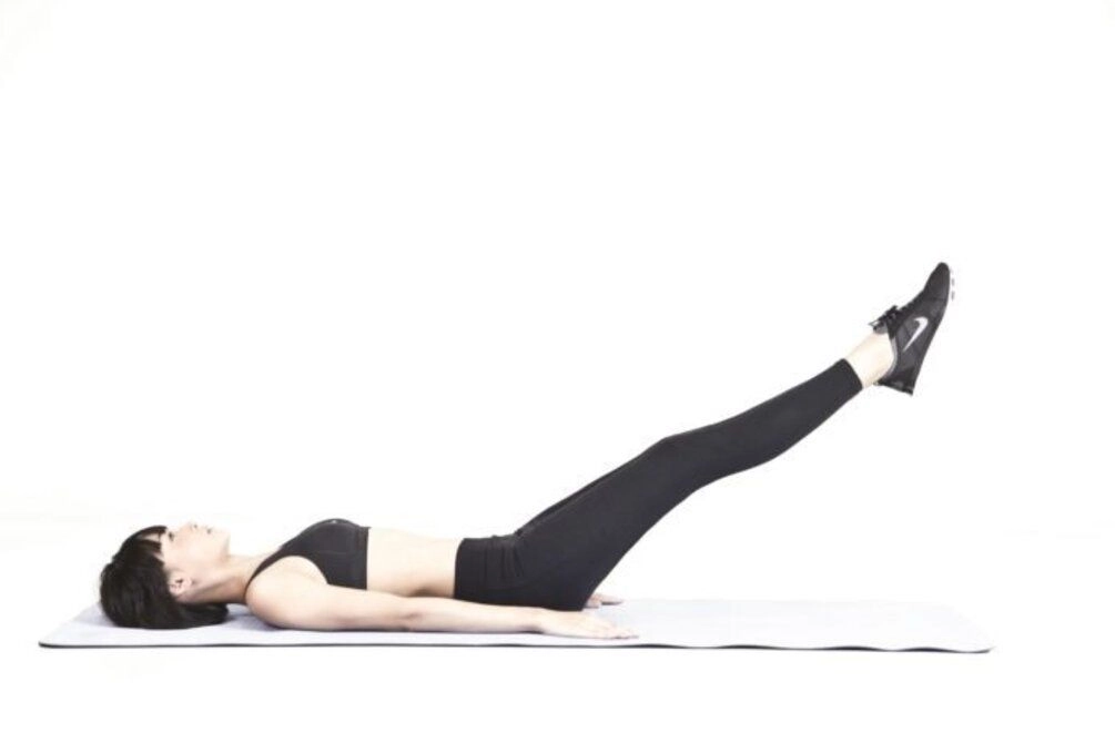 Thư giãn tinh thần tuốt lại vóc dáng nhờ những bài tập yoga giảm cân siêu đơn giản tại nhà - 5