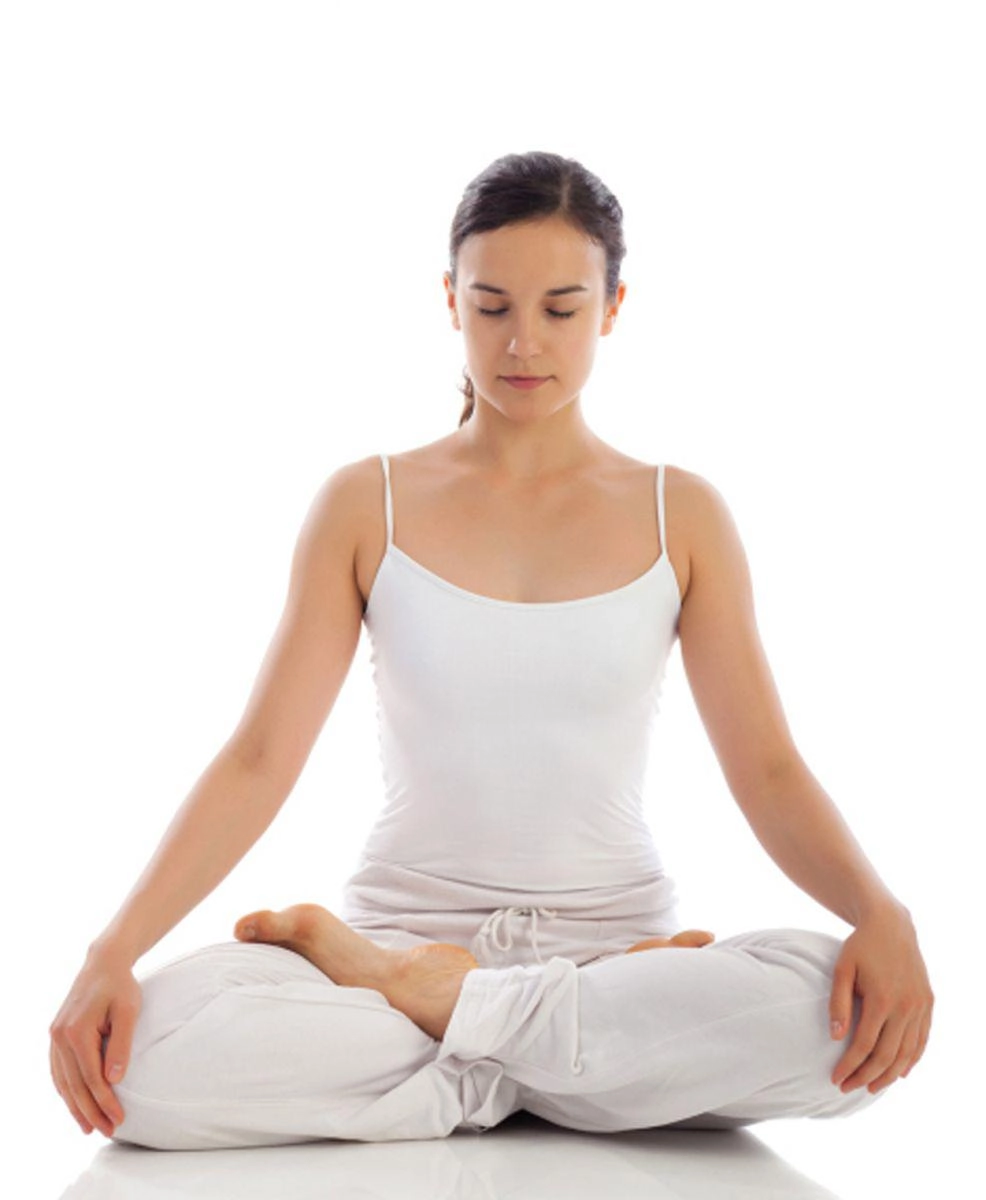 Thư giãn tinh thần tuốt lại vóc dáng nhờ những bài tập yoga giảm cân siêu đơn giản tại nhà - 14