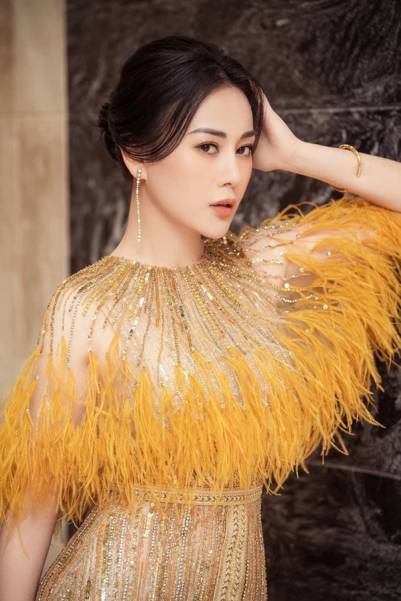Thua cả tấc chiều cao phương oanh vẫn lấn át loạt hoa hậu á hậu với cùng 1 món thời trang - 10