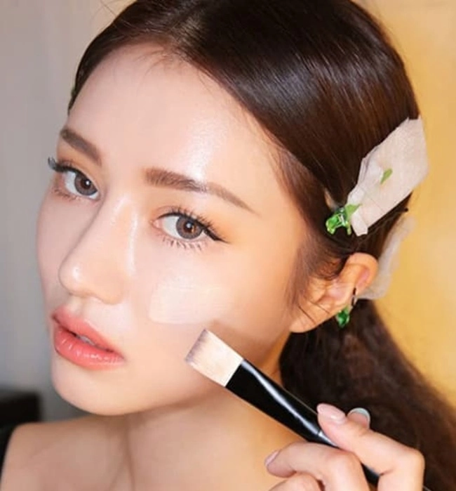 Thuộc lòng mẹo giữ lớp make up lâu trôi cho da dầu vào ngày hè oi ả - 5