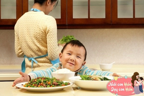 Thường cho trẻ ăn cơm kiểu này tưởng có lợi nhưng thực chất hại dạ dày đau răng - 11