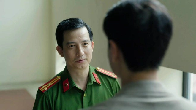 Thượng tá công an lấy vợ xinh nhất nhì màn ảnh việt không ngại ở nhà chăm con cho vợ đi diễn nước ngoài - 1