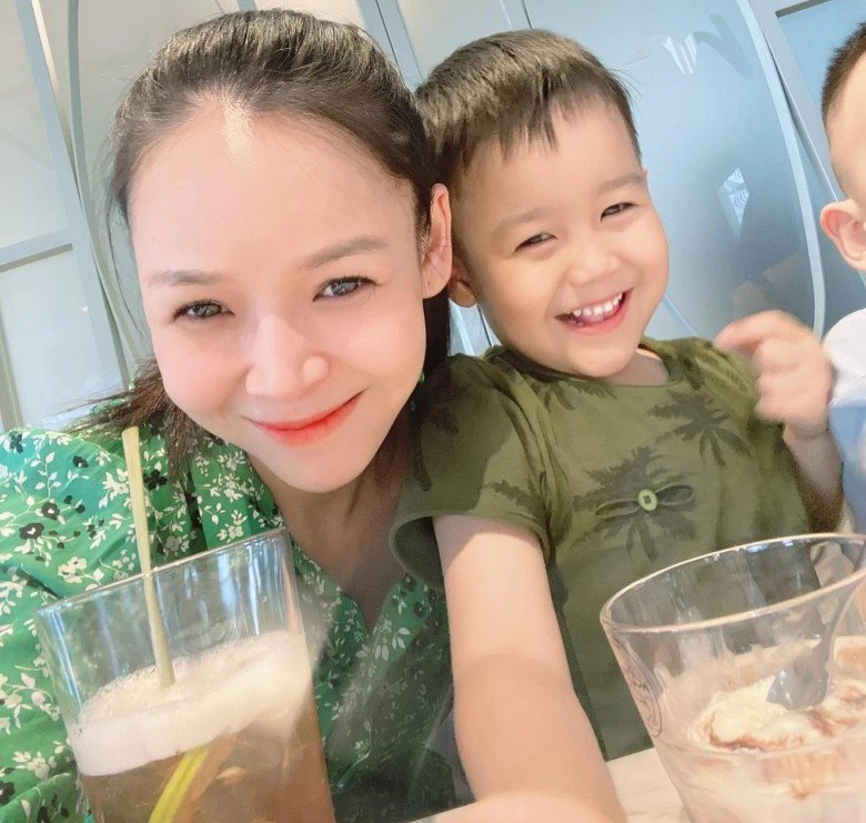 Thượng tá công an lấy vợ xinh nhất nhì màn ảnh việt không ngại ở nhà chăm con cho vợ đi diễn nước ngoài - 4