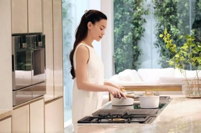 Thường xuyên nấu ăn cho vợ con sao việt làm nhà chú trọng nhất là căn bếp nhìn thích mê - 4