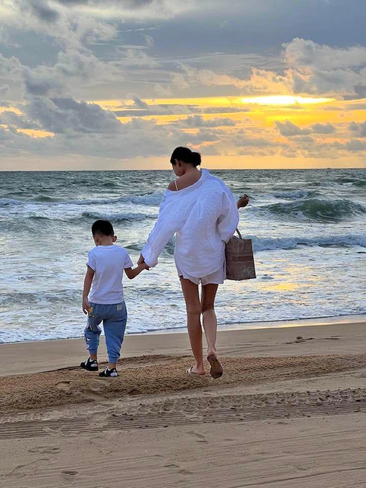 Thúy diễm diện style khoe báu vật model bà xã lương thế thành được khen không ngớt - 6