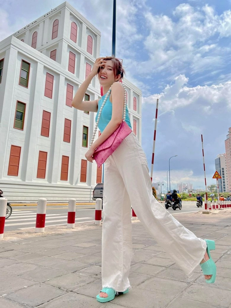 Thúy ngân càng thêm tuổi lại mê style trẻ trung diện đồ màu sắc phụ kiện như học sinh - 10