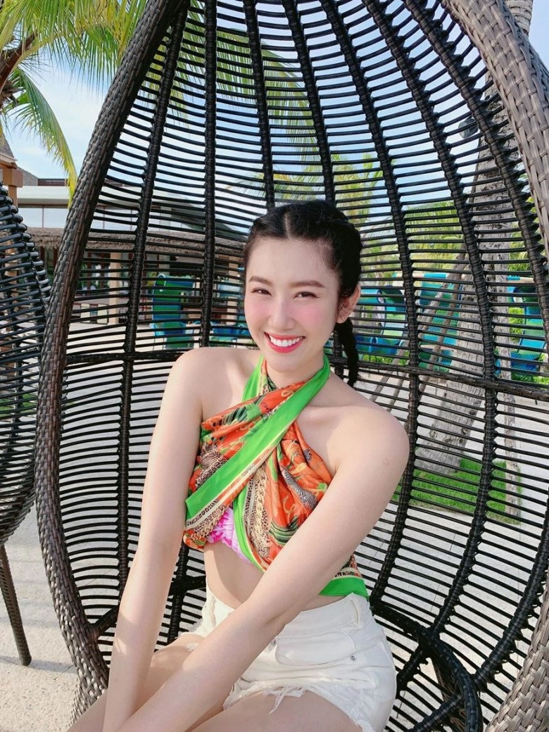 Thúy ngân nhuận sắc đâu chỉ vì áo quần cô còn nghiện màu son làm bừng sáng gương mặt - 7