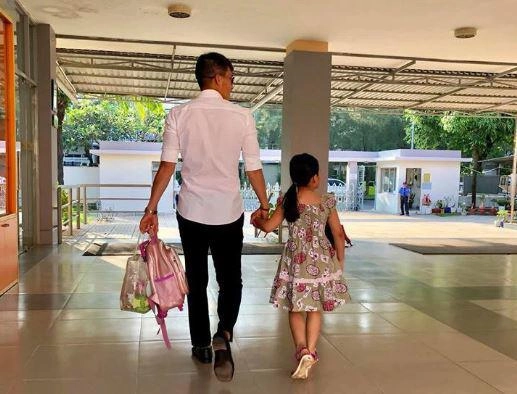 Thủy tiên khoe con gái học trường xịn tốt nghiệp tú tài thptđược tuyển thẳng đại học hàng đầu thế giới - 2