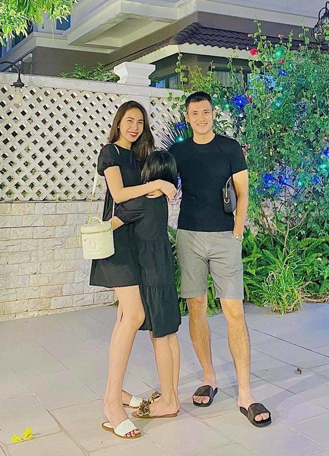 Thuỷ tiên lần đầu khoe cận mặt con gái sau 8 năm mũi giống mẹ mặt đúc khuôn công vinh - 6