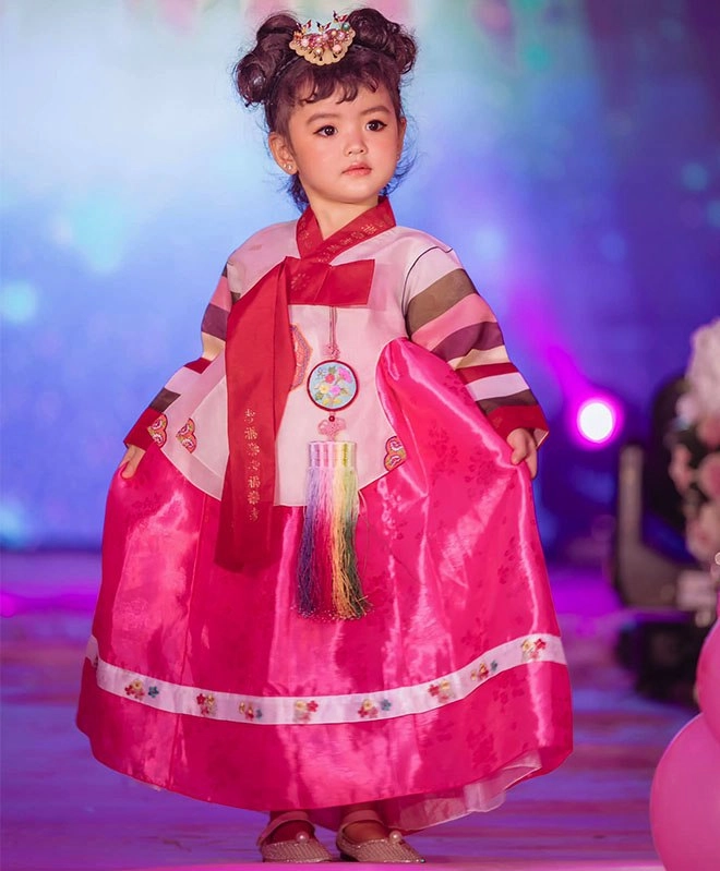 Thy ngày bé trong hương vị tình thân là mẫu nhí đình đám 1 giờ làm nhận lương 25 triệu - 12