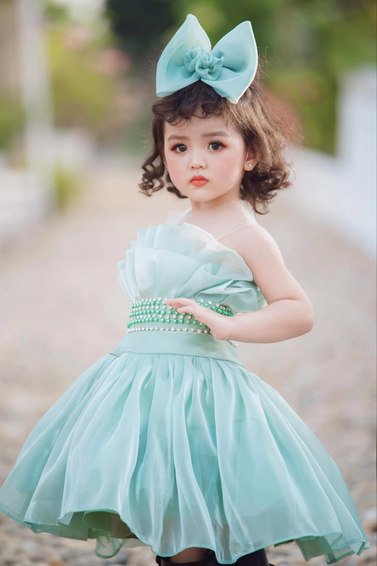 Thy ngày bé trong hương vị tình thân là mẫu nhí đình đám 1 giờ làm nhận lương 25 triệu - 13