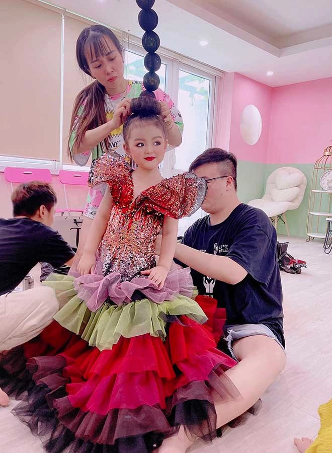 Thy ngày bé trong hương vị tình thân là mẫu nhí đình đám 1 giờ làm nhận lương 25 triệu - 14