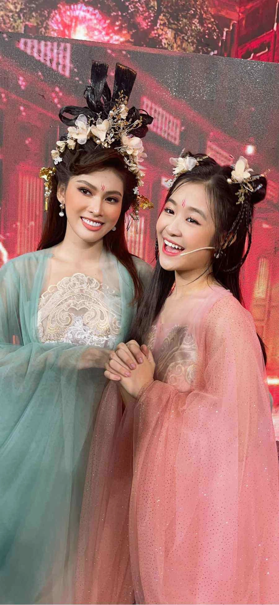 tiểu mỹ nhân cần thơ hoá nàng tiên lấn át thuý diễm và á hậu trên táo xuân nhâm dần - 7