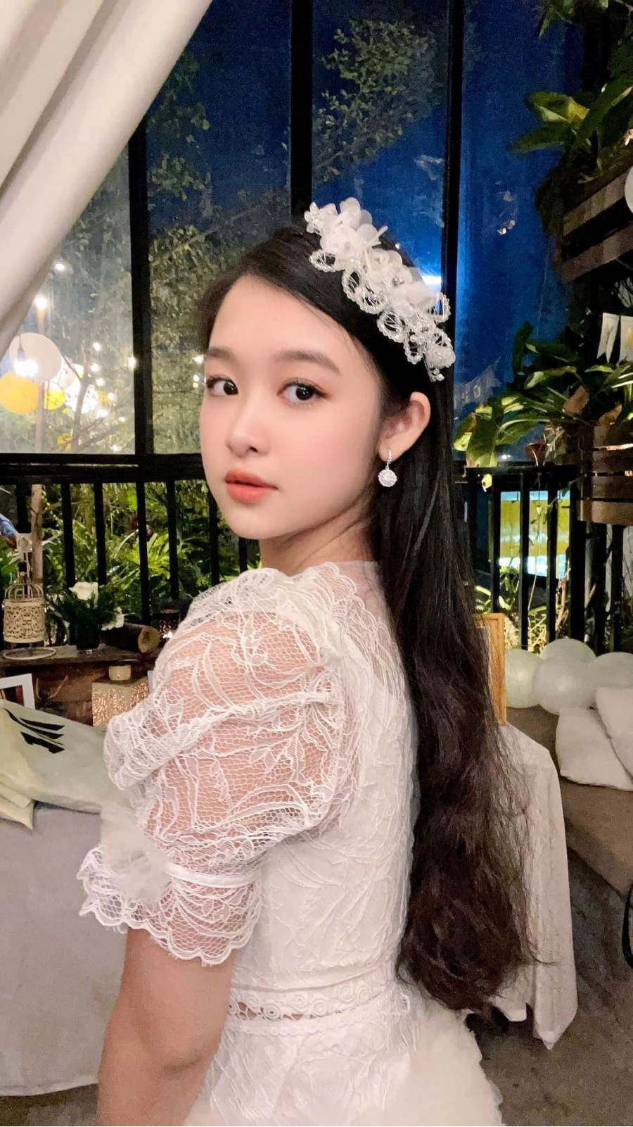 tiểu mỹ nhân cần thơ hoá nàng tiên lấn át thuý diễm và á hậu trên táo xuân nhâm dần - 12