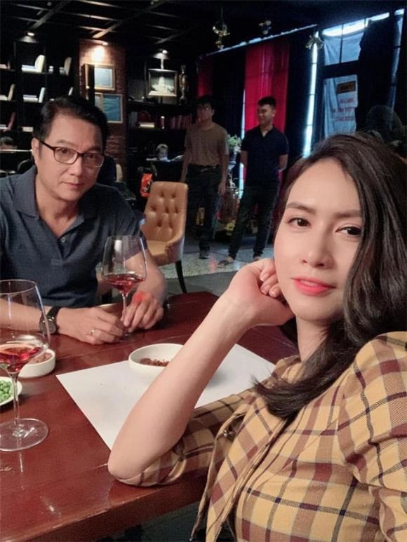 Tiểu tam xinh đẹp trong hãy nói lời yêu đời thực là đại úy công an chồng con viên mãn - 4