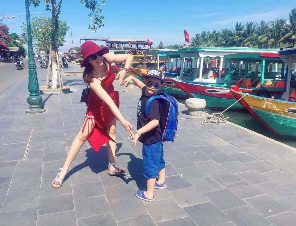 Tiểu tam xinh đẹp trong hãy nói lời yêu đời thực là đại úy công an chồng con viên mãn - 10