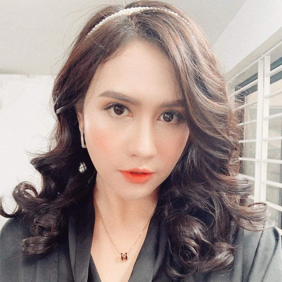 Tiểu tam xinh đẹp trong hãy nói lời yêu đời thực là đại úy công an chồng con viên mãn - 13